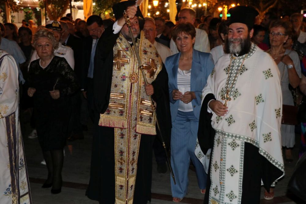 Η λιτάνευση σταμάτησε μπροστά σε ένα απρόβλεπτο «τείχος»