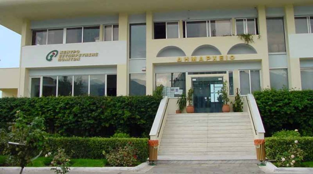 Σε ύφος... ROCK στον Δήμο Μαραθώνα: Ο Τσίρκας, ο Παπουτσής και το... βαρύ όνομα